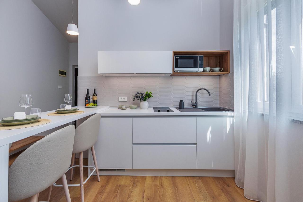 The Best Sunset Apartments โรวีน ภายนอก รูปภาพ